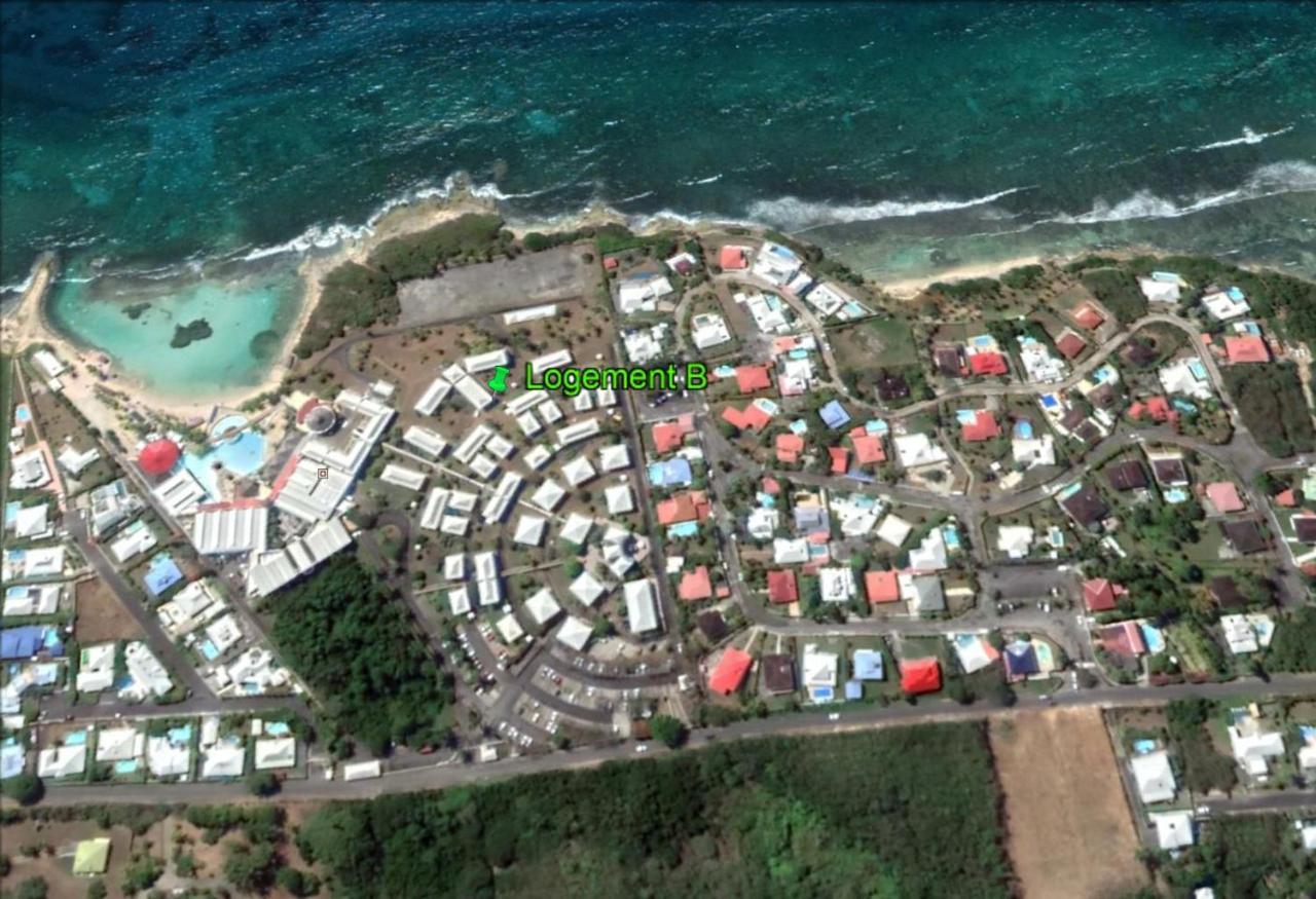 Vue Mer & Acces Direct A La Plage Avec Magnifique Piscine Surveillee Par Un Maitre Nageur Saint-Francois  Exterior photo